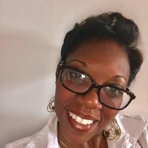 Meet your Posher, Dee